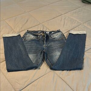 Wallflower capris. 1